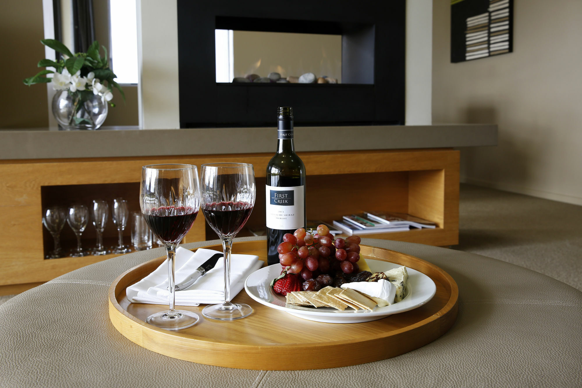 ชาเตออีลานแอดเดอะวินเทจฮันเตอร์วัลเลย์ Hotel โพโคลบิน ภายนอก รูปภาพ A wine and cheese platter