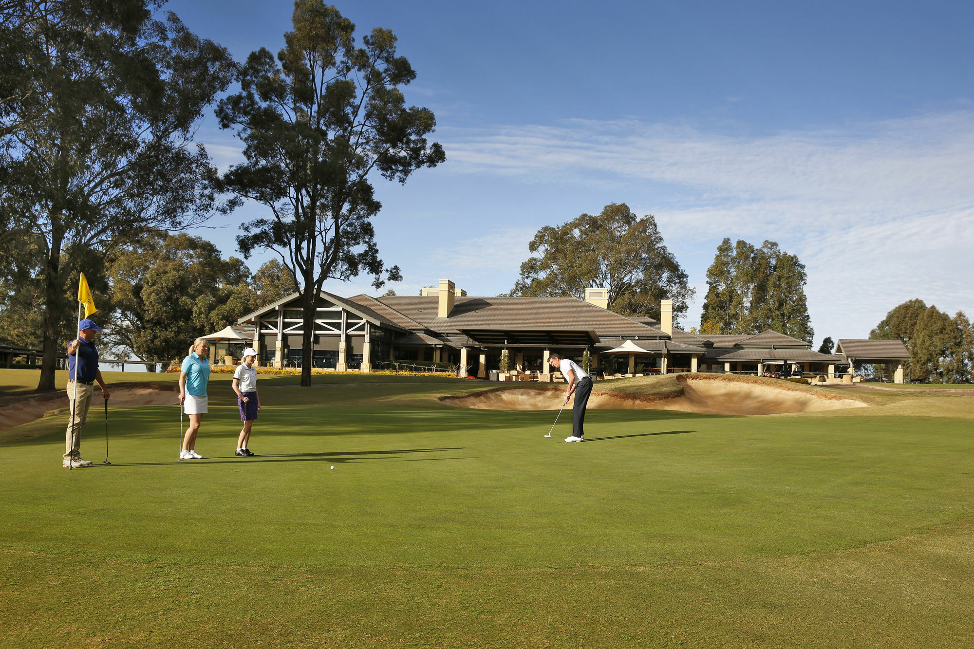 ชาเตออีลานแอดเดอะวินเทจฮันเตอร์วัลเลย์ Hotel โพโคลบิน ภายนอก รูปภาพ Clubhouse at the 18th green
